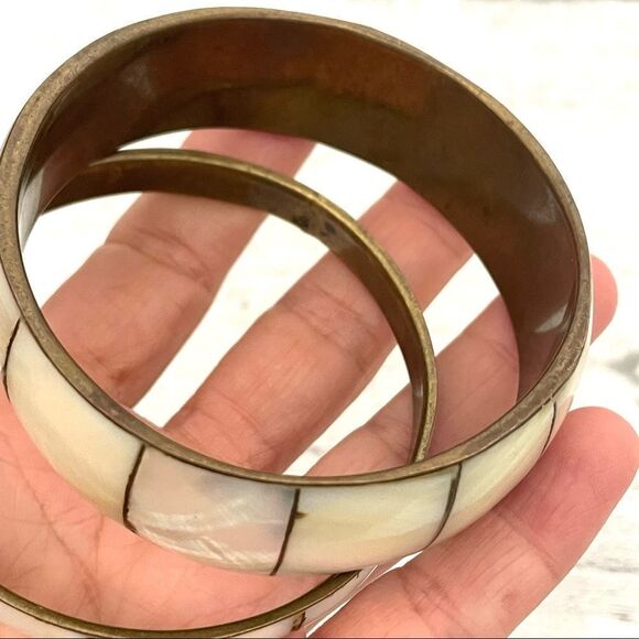 Mother of Pearl vintage bracelet bangles - set of 2 - Picture 8 of 9